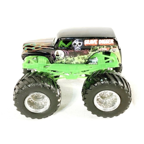 Hot Wheels Monster Jam Grave Digger 1:64 Diecast - Picture 3 of 4